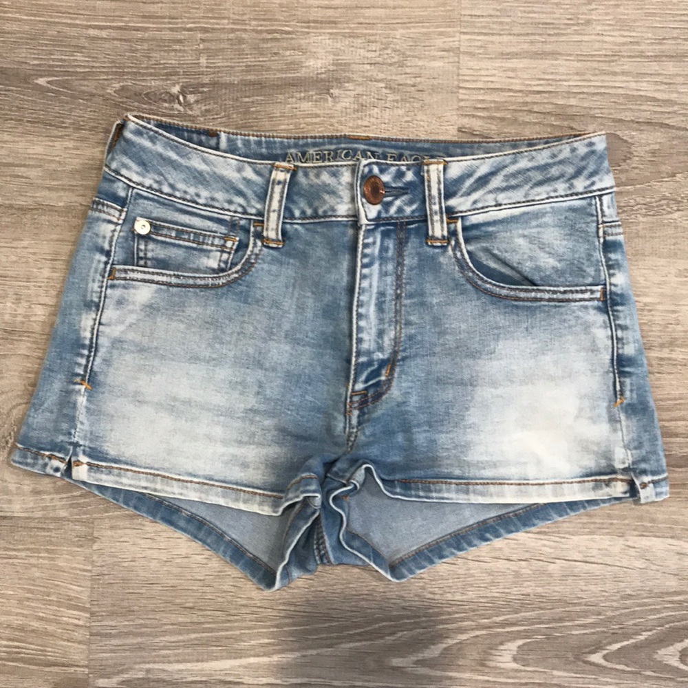 Stretchy jean shorts!!